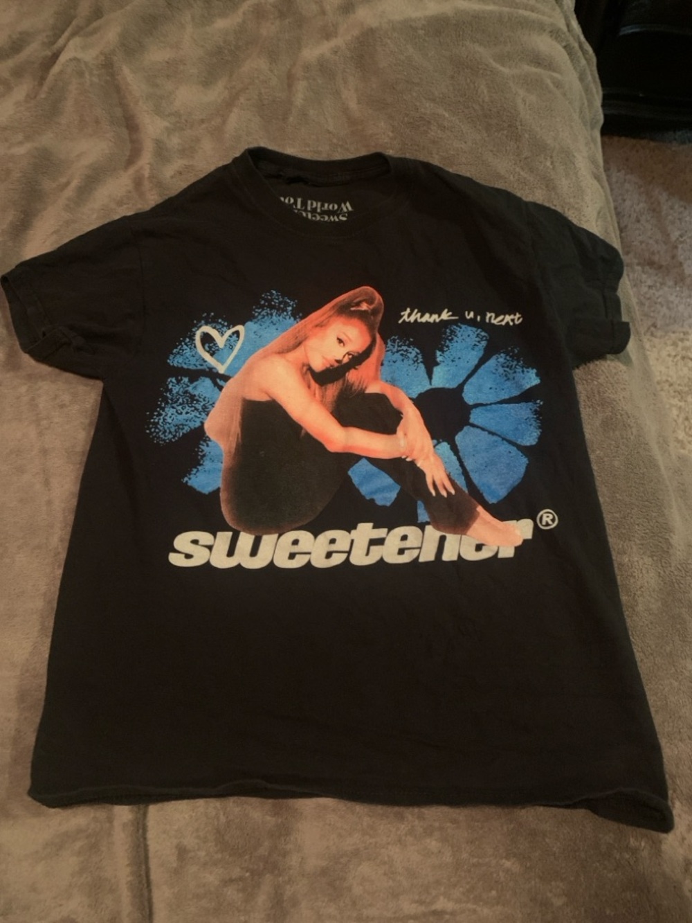 Ariana Grande Sweetener Tour merch 2019